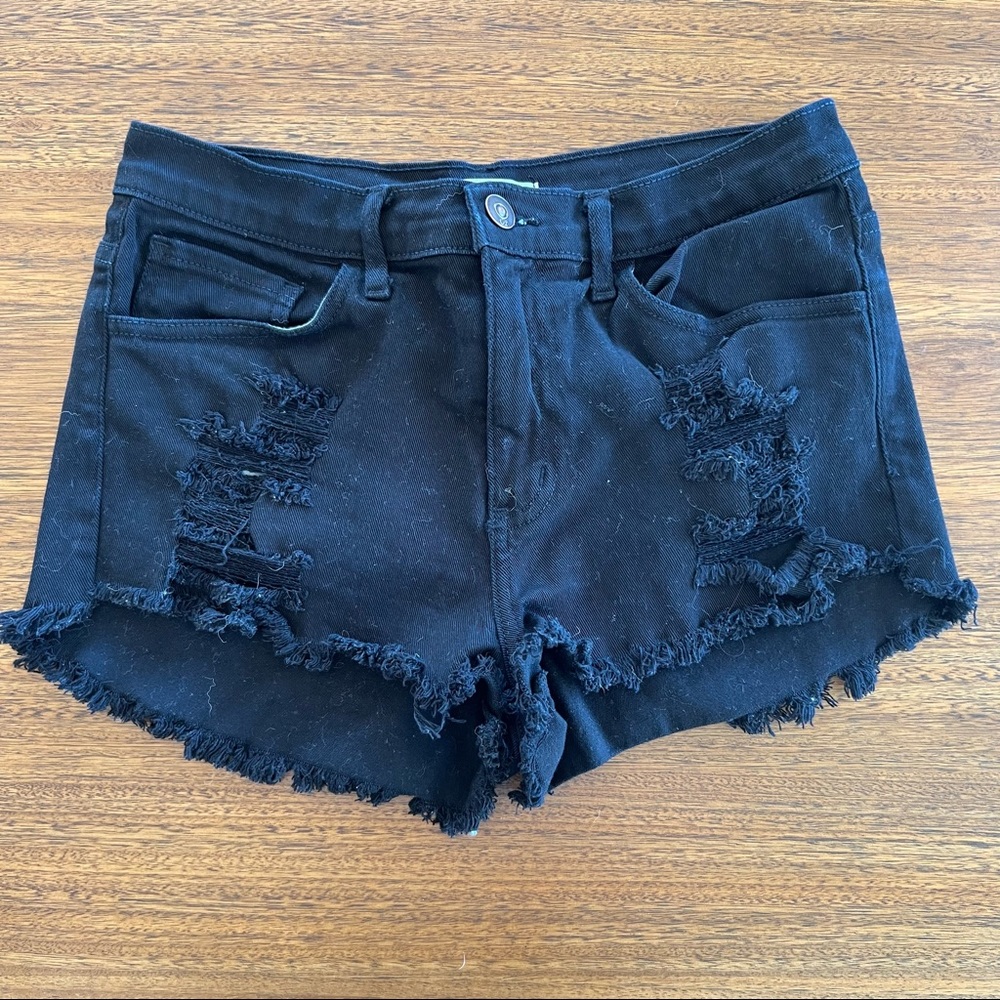 NWOT O2 Denim Black Jean Distressed Short Medium